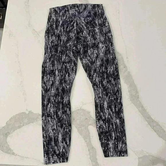 Lululemon InStill HR Tight Womens 8 Black White Geometric 25” LW5EQUS Leggings - Picture 4 of 7
